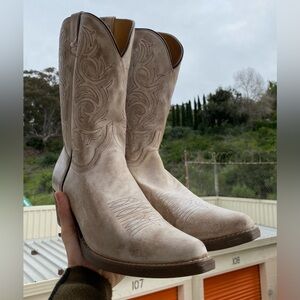 Sterling River Boots Chic Tan Crème Coated Western Style Casual Cowboy Boots W12